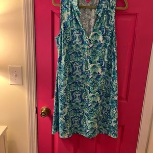 Beautiful Lilly Pulitzer dress perfect for running around going out😊